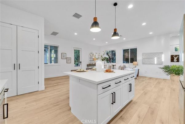 Interior, Kitchen, Living room, Pendant Lights, Recessed Lighting, Wood Texture Flooring