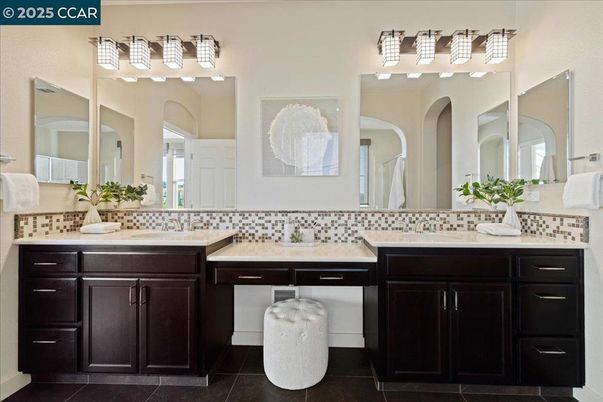 Bathroom, Dual Sink Vanities, Interior