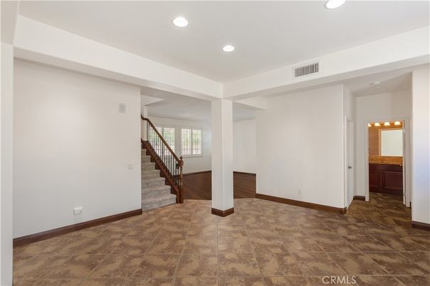 Empty room, Interior, Recessed Lighting
