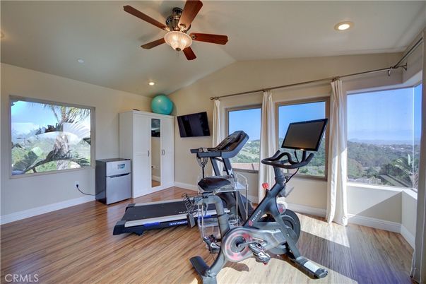 Fitness Equipment, Interior, Recessed Lighting, Wood Texture Flooring