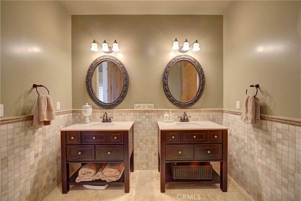 Bathroom, Dual Sink Vanities, Interior