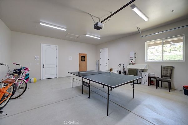 Game Room, Interior
