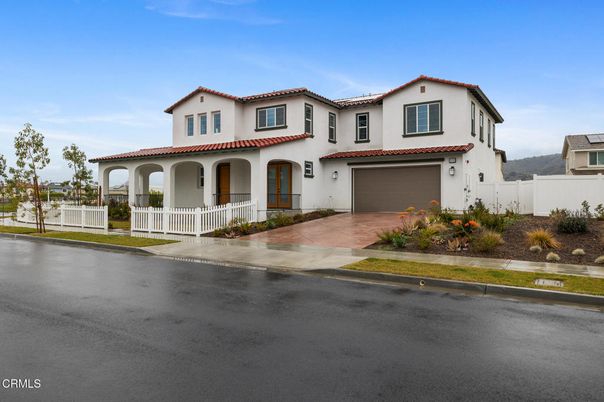 Attached, Exterior, Facade, Spanish Mediterranean