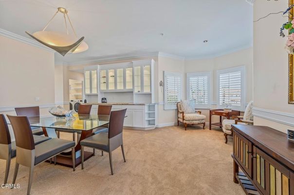 Dining room, Interior, Recessed Lighting