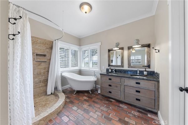 Bathroom, Dual Sink Vanities, Free Standing Baths, Interior