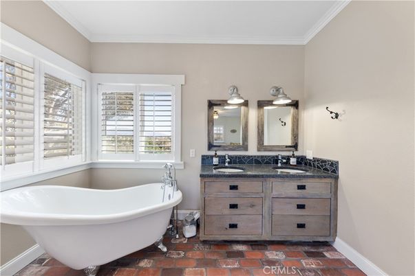 Bathroom, Dual Sink Vanities, Free Standing Baths, Interior