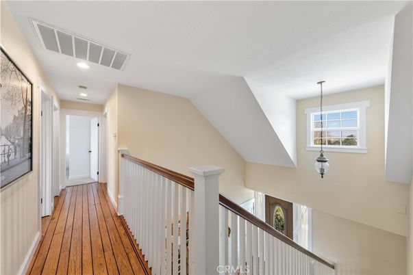 Interior, Pendant Lights, Recessed Lighting, Wood Texture Flooring