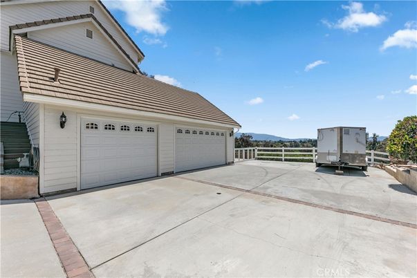 Detached Garage, Exterior