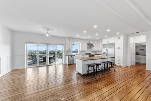 Dining room, Interior, Kitchen, Recessed Lighting, Stainless Steel Appliances, Wood Texture Flooring