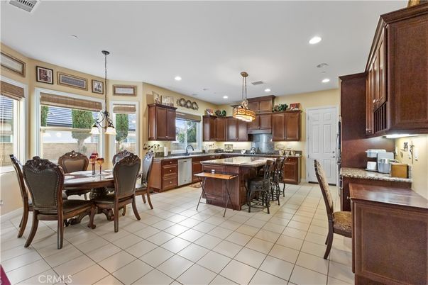 Dining room, Interior, Kitchen, Pendant Lights, Recessed Lighting, Stainless Steel Appliances