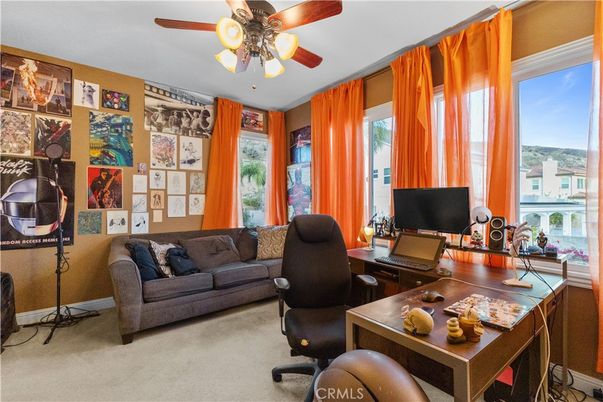 Home Office, Interior