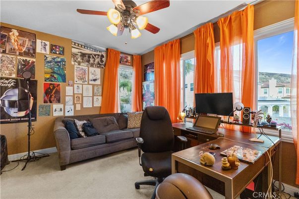 Home Office, Interior