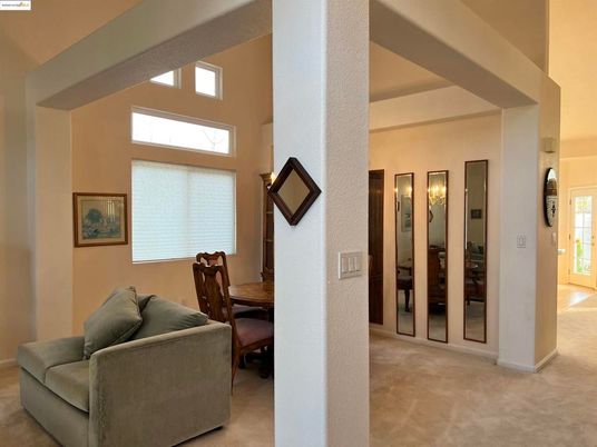 Dining room, Interior