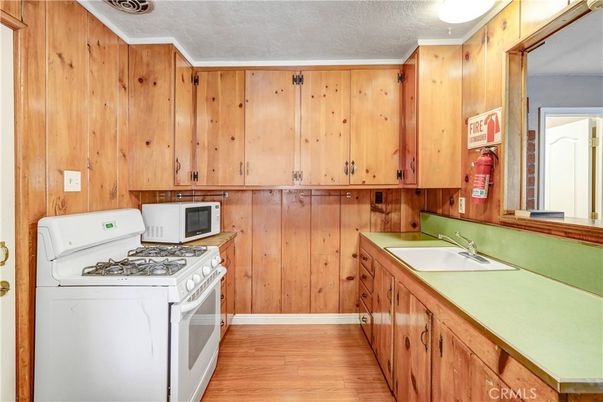 Interior, Kitchen, Wood Texture Flooring, Wooden Walls