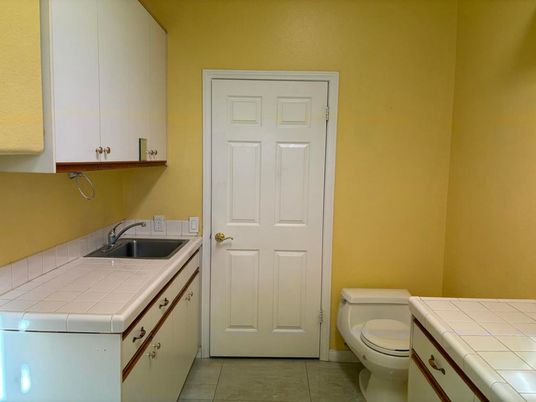 Bathroom, Interior, Tile Countertops