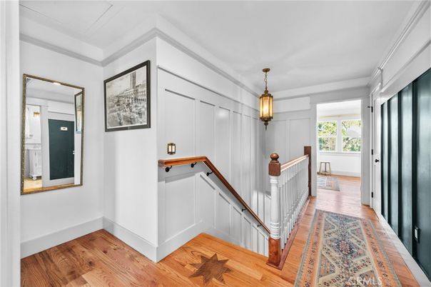 Interior, Pendant Lights, Wood Texture Flooring