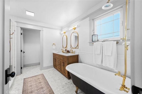 Bathroom, Dual Sink Vanities, Free Standing Baths, Interior