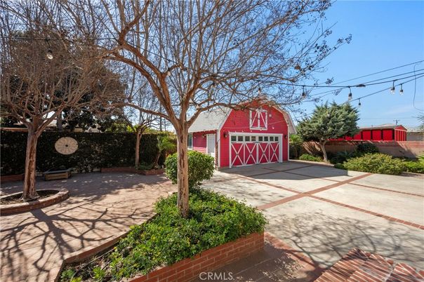 Detached Garage, Exterior