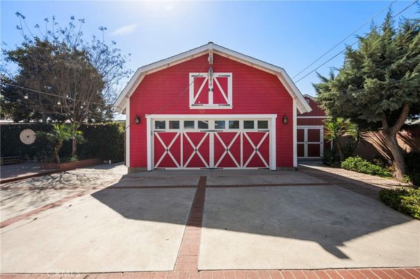 Detached Garage, Exterior