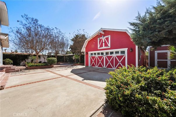 Detached Garage, Exterior