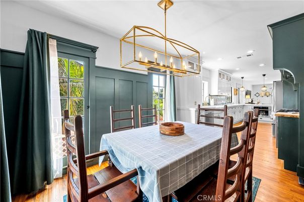 Dining room, Interior, Kitchen, Pendant Lights, Recessed Lighting, Wood Texture Flooring