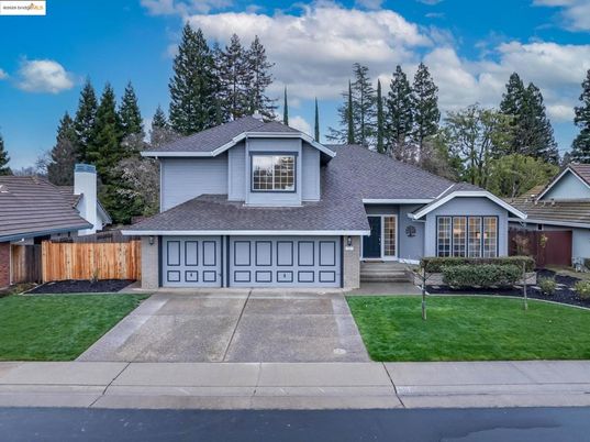 Attached, Exterior, Facade, Ranch
