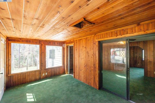 Empty room, Interior, Wooden Ceilings, Wooden Walls