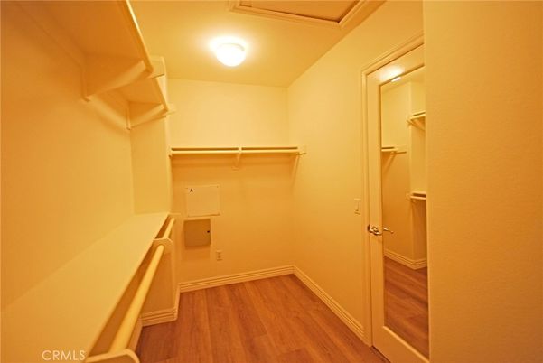Interior, Walk-in Closets, Wood Texture Flooring