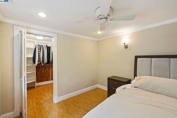 Bedroom, Interior, Recessed Lighting, Walk-in Closets, Wood Texture Flooring
