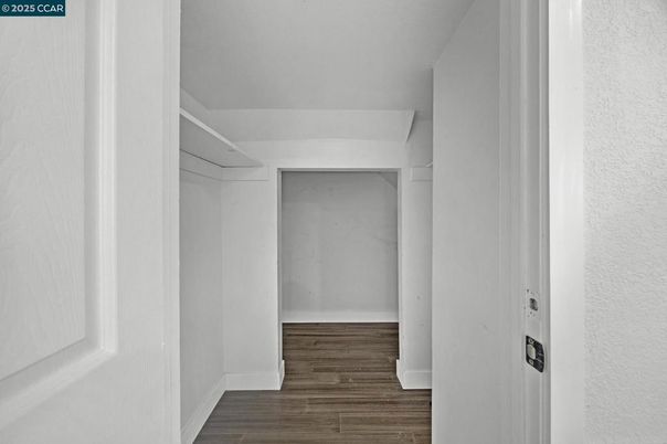 Interior, Utility Closets, Washer, Wood Texture Flooring