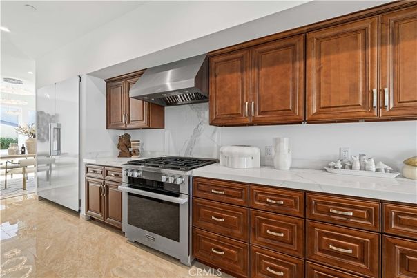 Dining room, Interior, Kitchen, Recessed Lighting, Stainless Steel Appliances