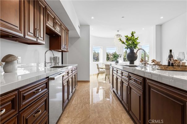 Chandelier, Dining room, Interior, Kitchen, Recessed Lighting, Stainless Steel Appliances