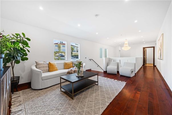 Chandelier, Interior, Living room, Recessed Lighting, Wood Texture Flooring