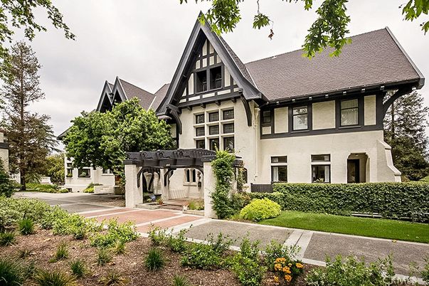 Exterior, Facade, Tudor Revival