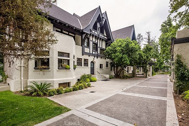Exterior, Facade, Tudor Revival