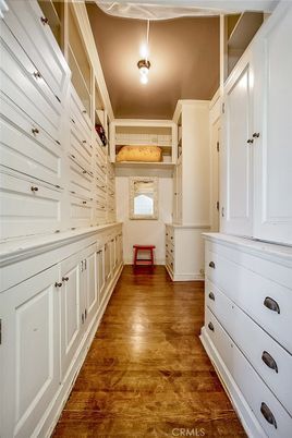 Interior, Walk-in Closets, Wood Texture Flooring