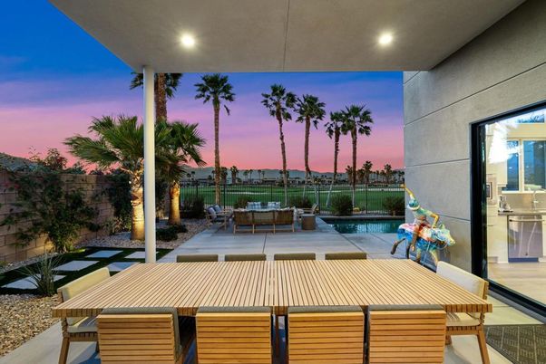 Exterior, Pool, Water