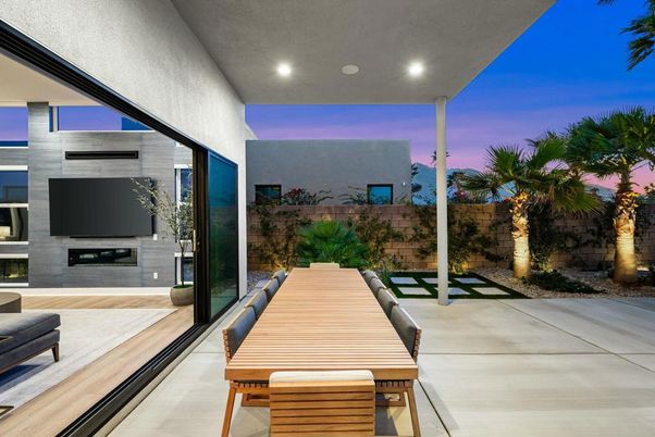 Exterior, Fireplace