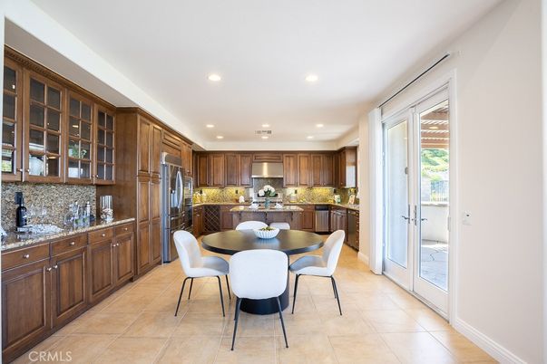 Dining room, Interior, Kitchen, Recessed Lighting, Stainless Steel Appliances