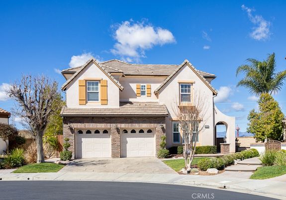 Attached, Exterior, Facade, Mediterranean