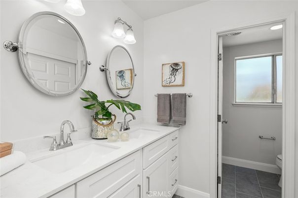 Bathroom, Dual Sink Vanities, Interior, Recessed Lighting