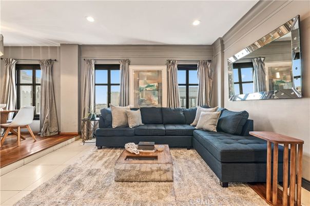 Interior, Living room, Recessed Lighting, Water, Wood Texture Flooring