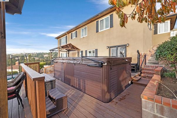 Exterior, Hot Tub