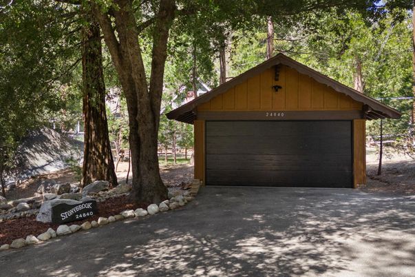 Detached Garage, Exterior