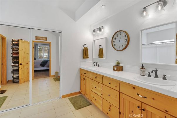 Bathroom, Bedroom, Dual Sink Vanities, Interior, Recessed Lighting, Tile Countertops