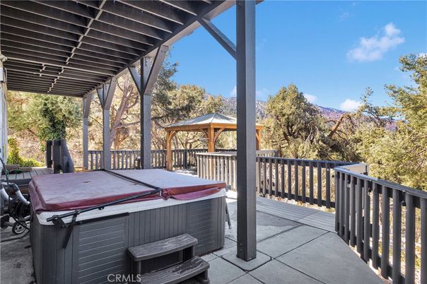 Exterior, Hot Tub