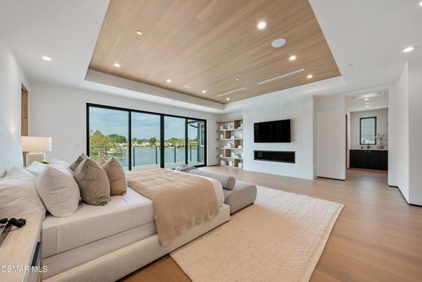 Bedroom, Fireplace, Interior, Recessed Lighting, Wooden Ceilings, Wood Texture Flooring