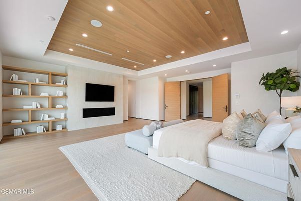 Bedroom, Fireplace, Interior, Recessed Lighting, Wooden Ceilings, Wood Texture Flooring