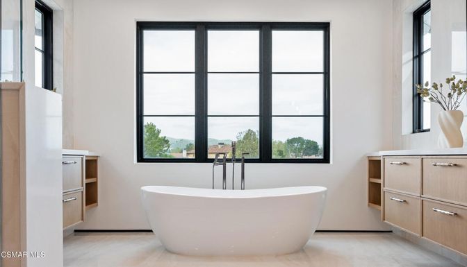 Bathroom, Free Standing Baths, Interior