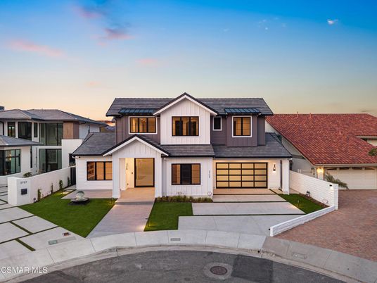 Attached, Exterior, Facade, Farmhouse